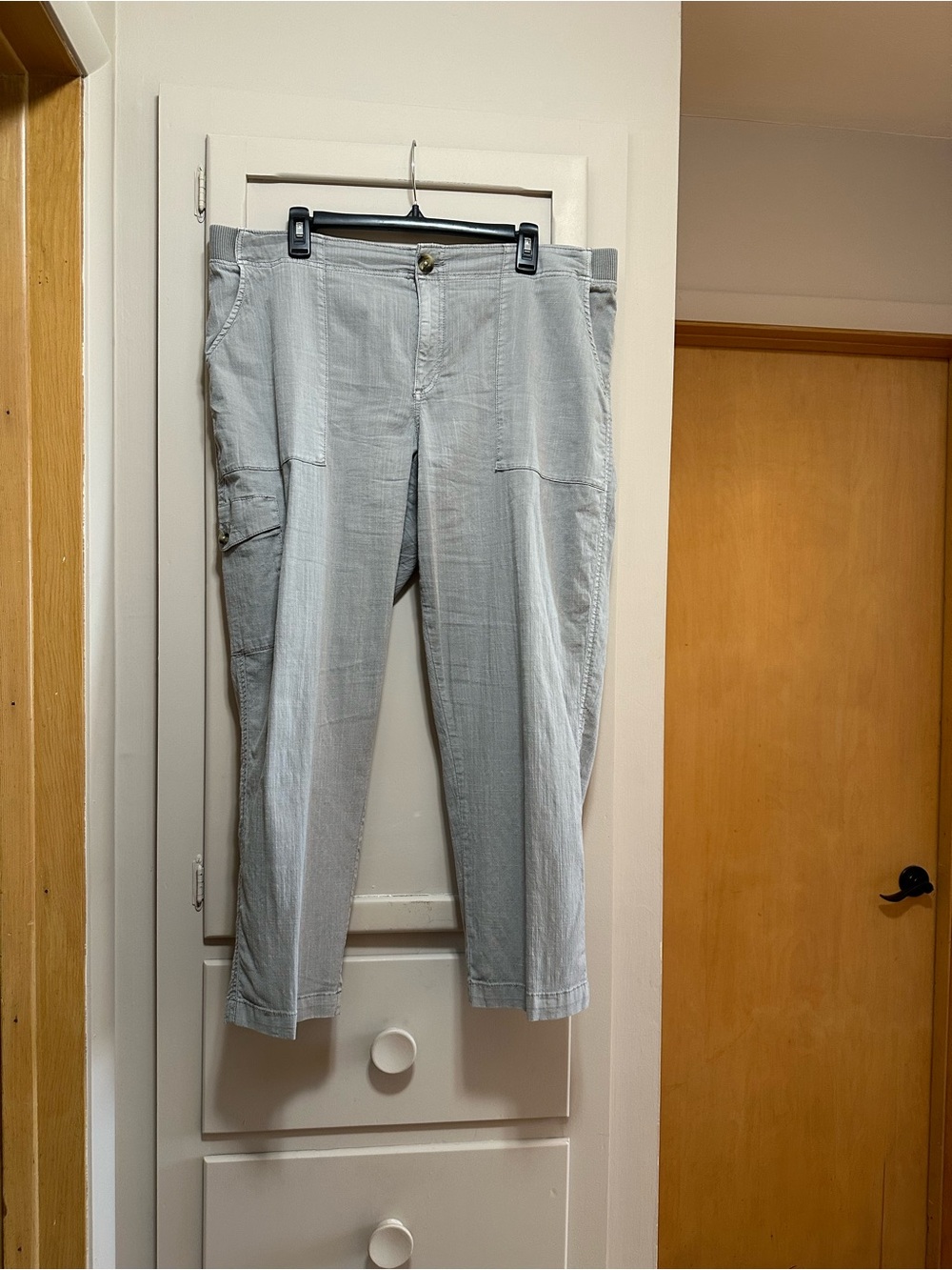 Women’s Sonoma Light Gray Cargo Cropped Pants